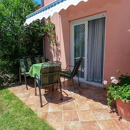 Apartment In Istrien 9053 *